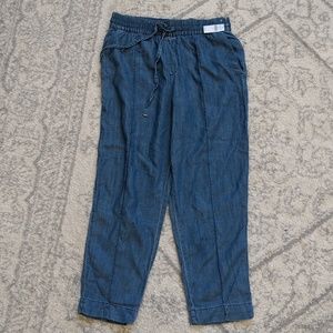 Gap NWT jean trousers